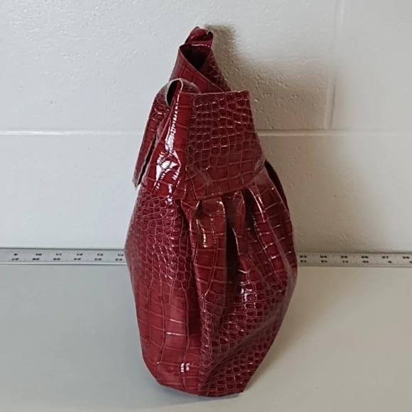 Burgundy Croc Embossed Handbag Purse Magnetic Snap Closure Approx 11"X10" - Picture 15 of 16